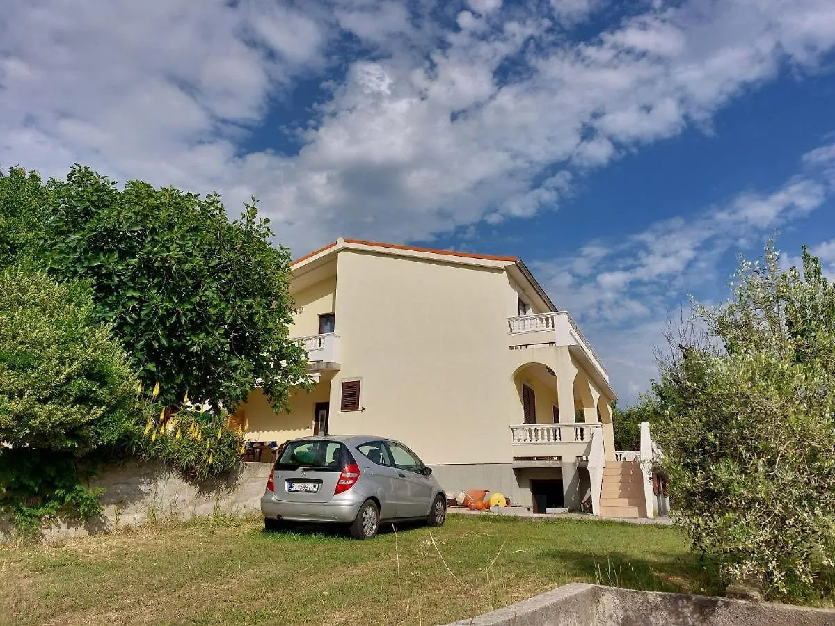 Apartmani Mati Kampor Homestay