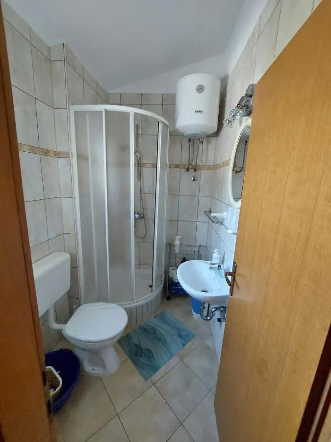 Quarto em Acomodações Particulares Apartmani Mati Kampor Croácia